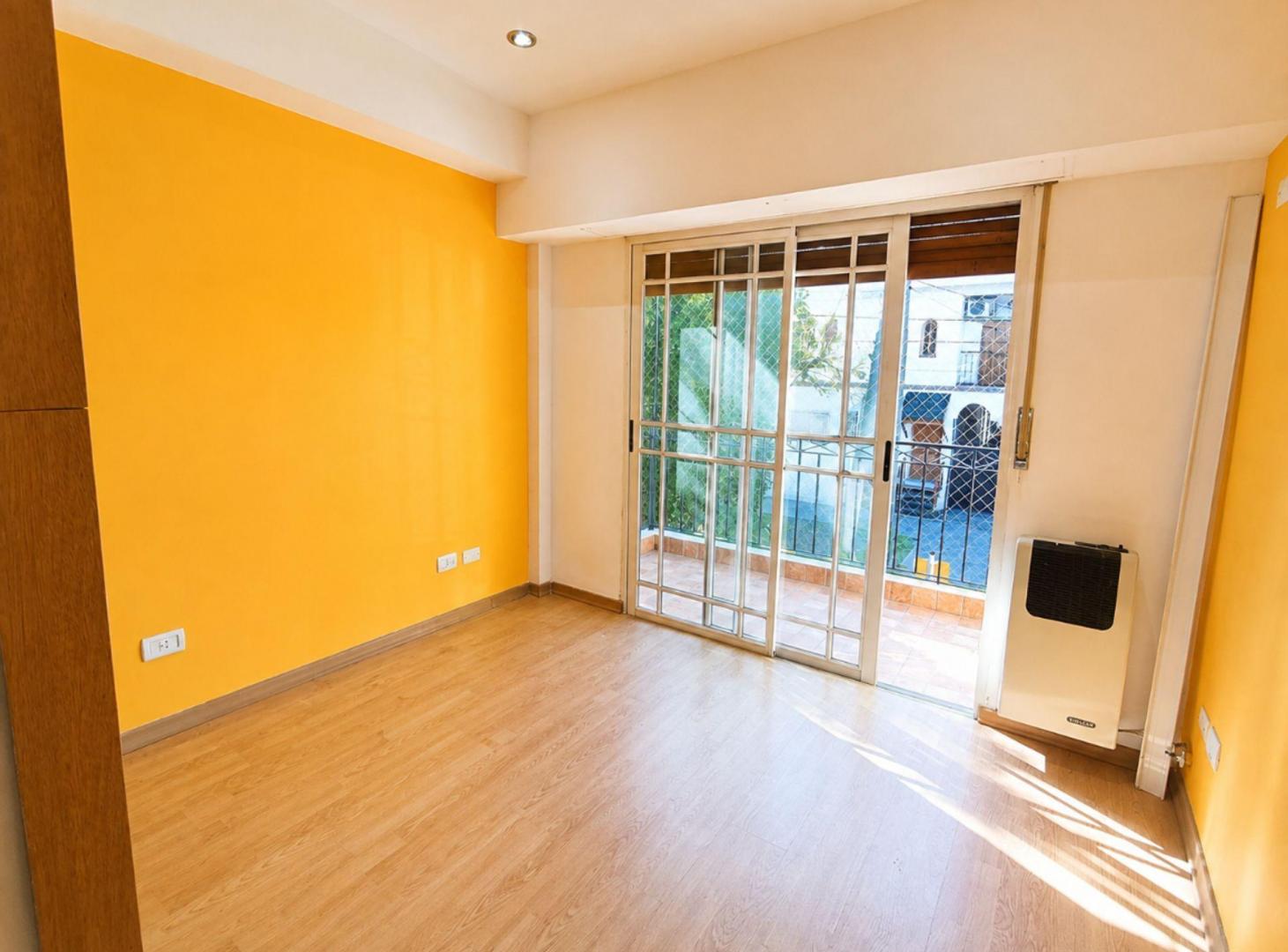 Foto de Venta Depto 2 amb c/balcón–Acepta vehículo (h/50%), imagen 3