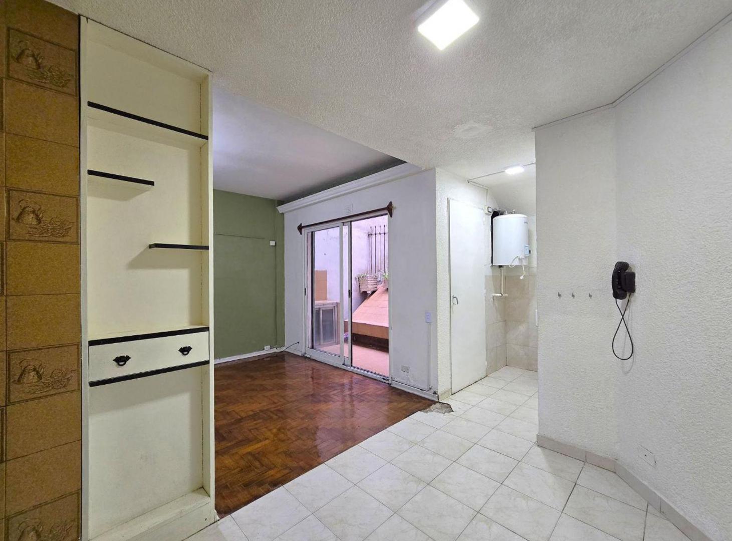 Foto de VENTA MONOAMBIENTE CON PATIO EN MONTE CASTRO, imagen 3