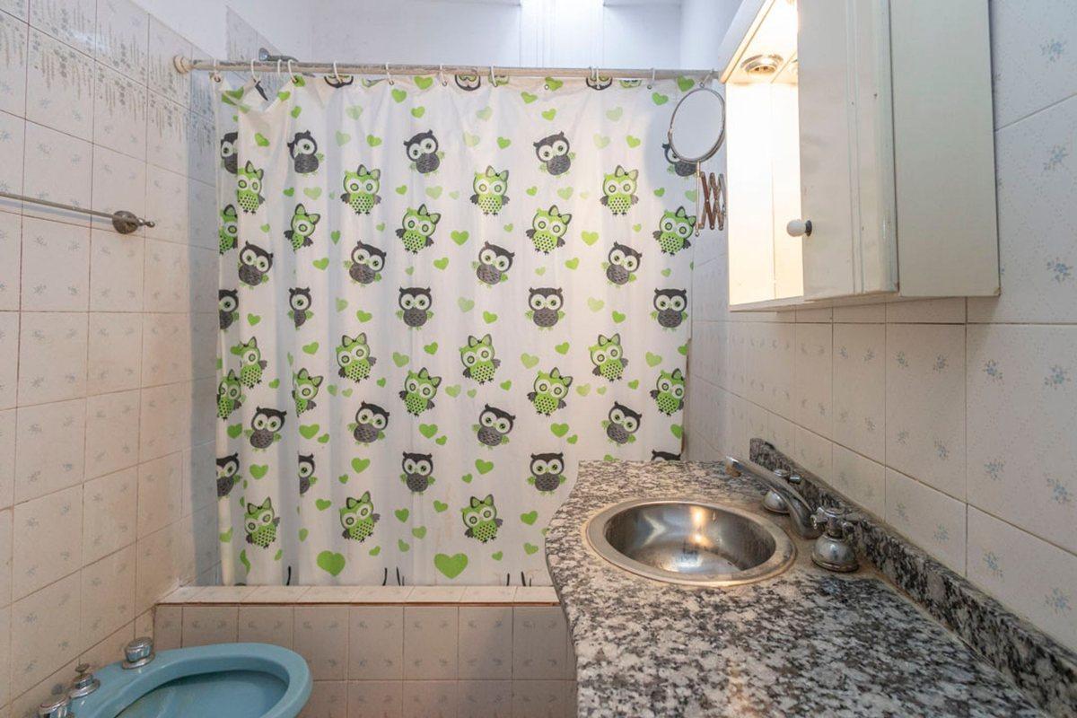 Foto de CASA 3 AMBIENTES BERAZATEGUI GRAN TERRENO, imagen 4