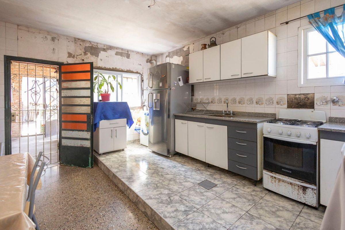 Foto de CASA 3 AMBIENTES BERAZATEGUI GRAN TERRENO, imagen 1