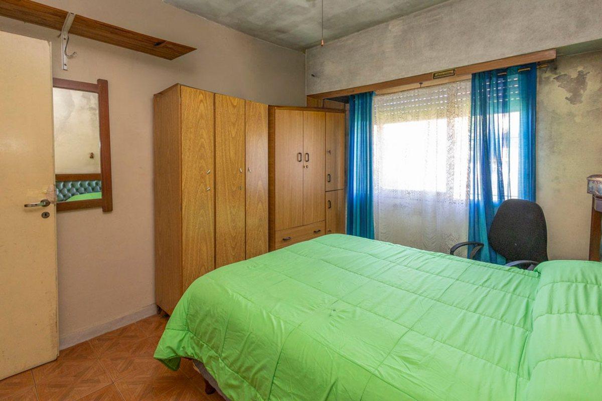 Foto de CASA 3 AMBIENTES BERAZATEGUI GRAN TERRENO, imagen 2