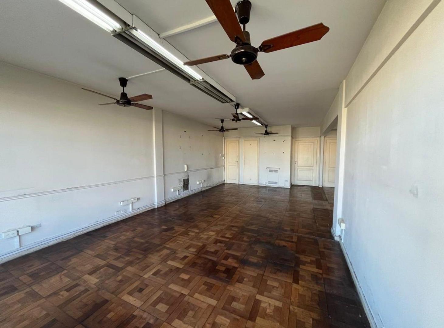 Foto de ALQUILER OFICINA COMERCIAL TRIBUNALES T. COLON, imagen 1
