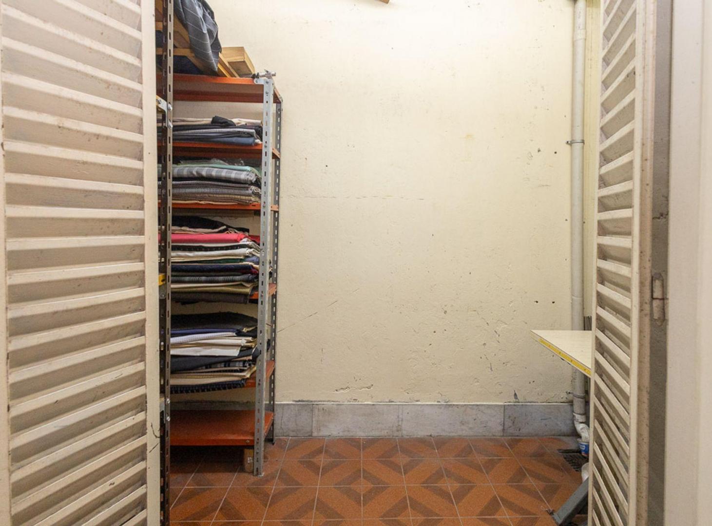 Foto de VENTA OFICINA DE 4 AMBIENTES CON PATIO, imagen 3