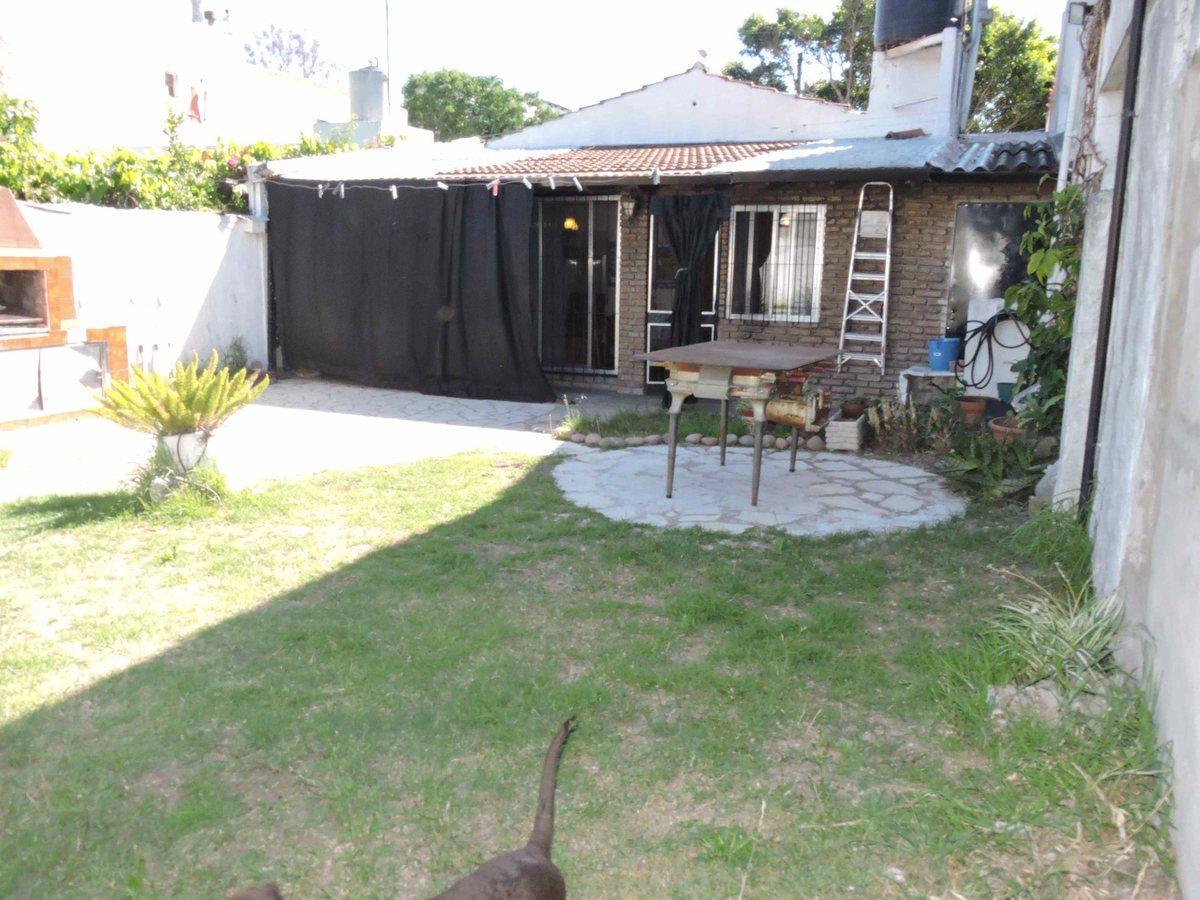 Foto de VENTA CASA 4 AMB CON PILETA Y GARAGE, imagen 3