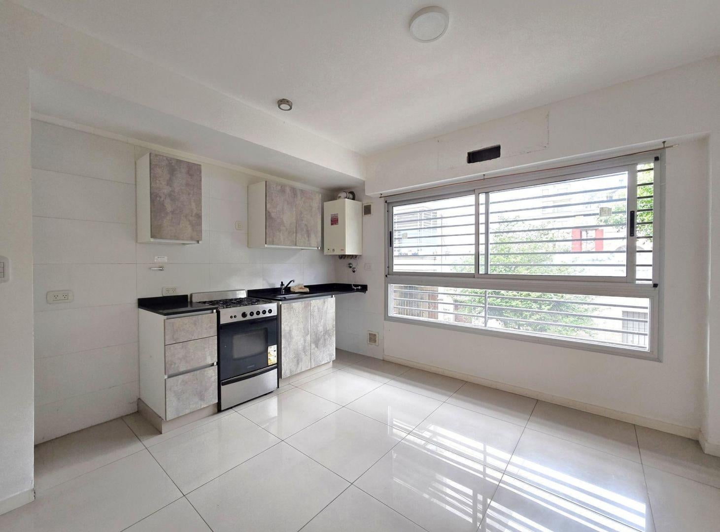 Foto de ALQUILER MONOAMBIENTE DIVIDIDO CON PATIO CABALLITO, imagen 3