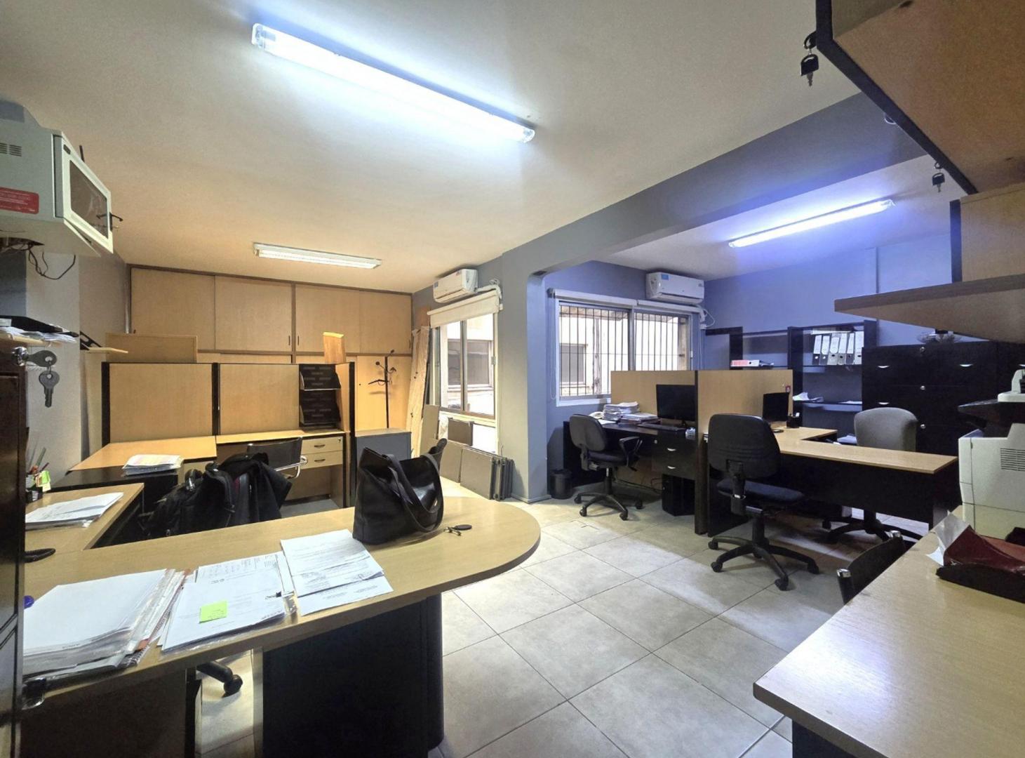 Foto de VENTA OFICINAS RENOVADAS AV. CÓRDOBA, imagen 3