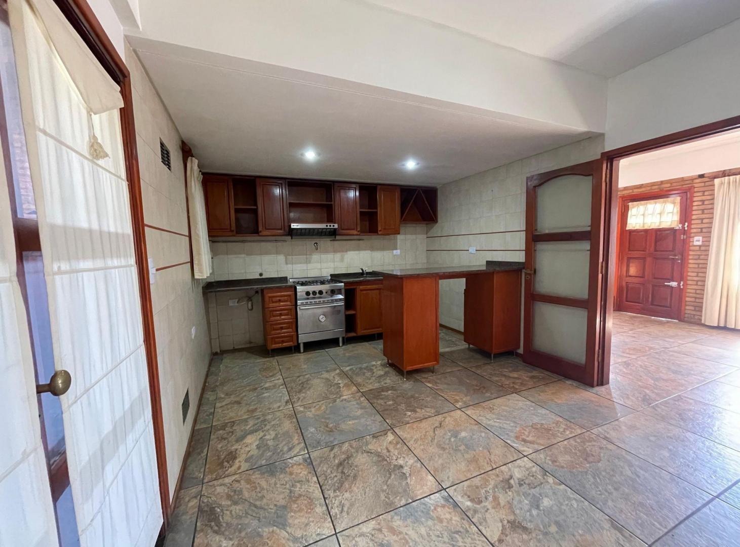 Foto de DUPLEX 3 AMBIENTES BERAZATEGUI COCHERA, imagen 3