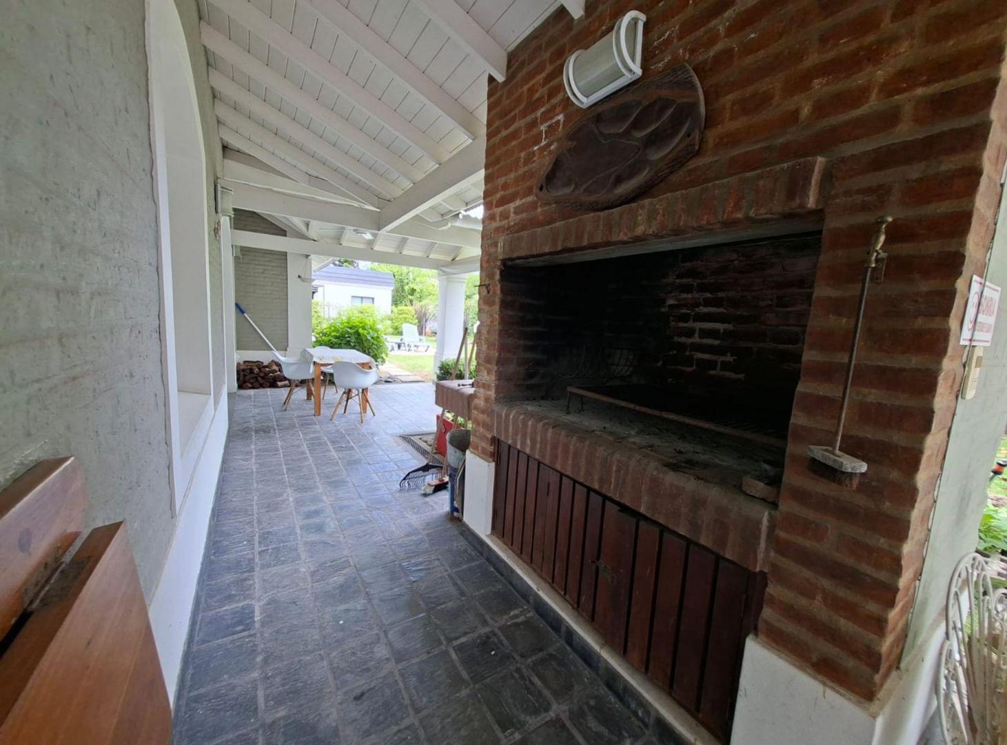 Foto de CASA D2 PLANTAS/4 AMBIE/GARAJE/PILETA BARRIO LOWE!, imagen 5