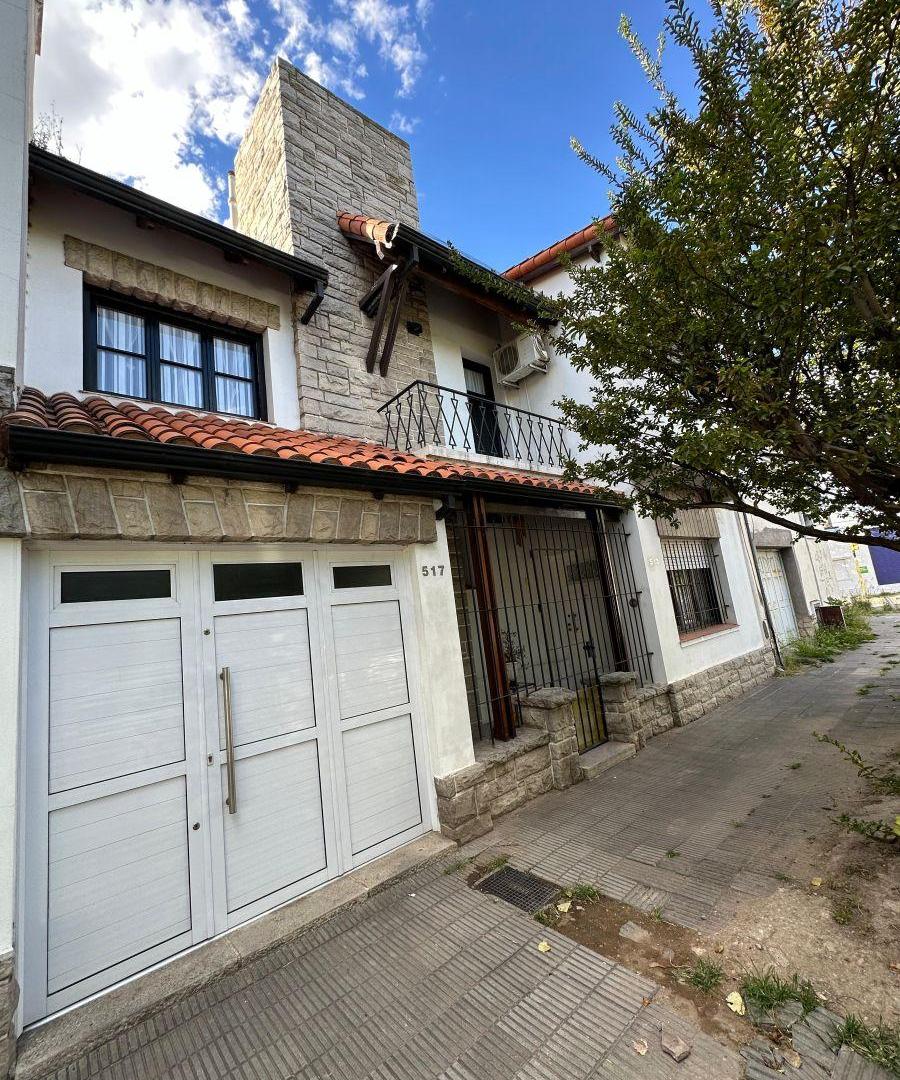 Casa con 3 dormitorios de 190 m² en venta, Centro Sudoeste