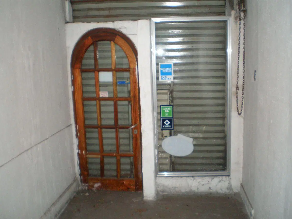 Local Con Baño En Excelente Ubicacion ! 2