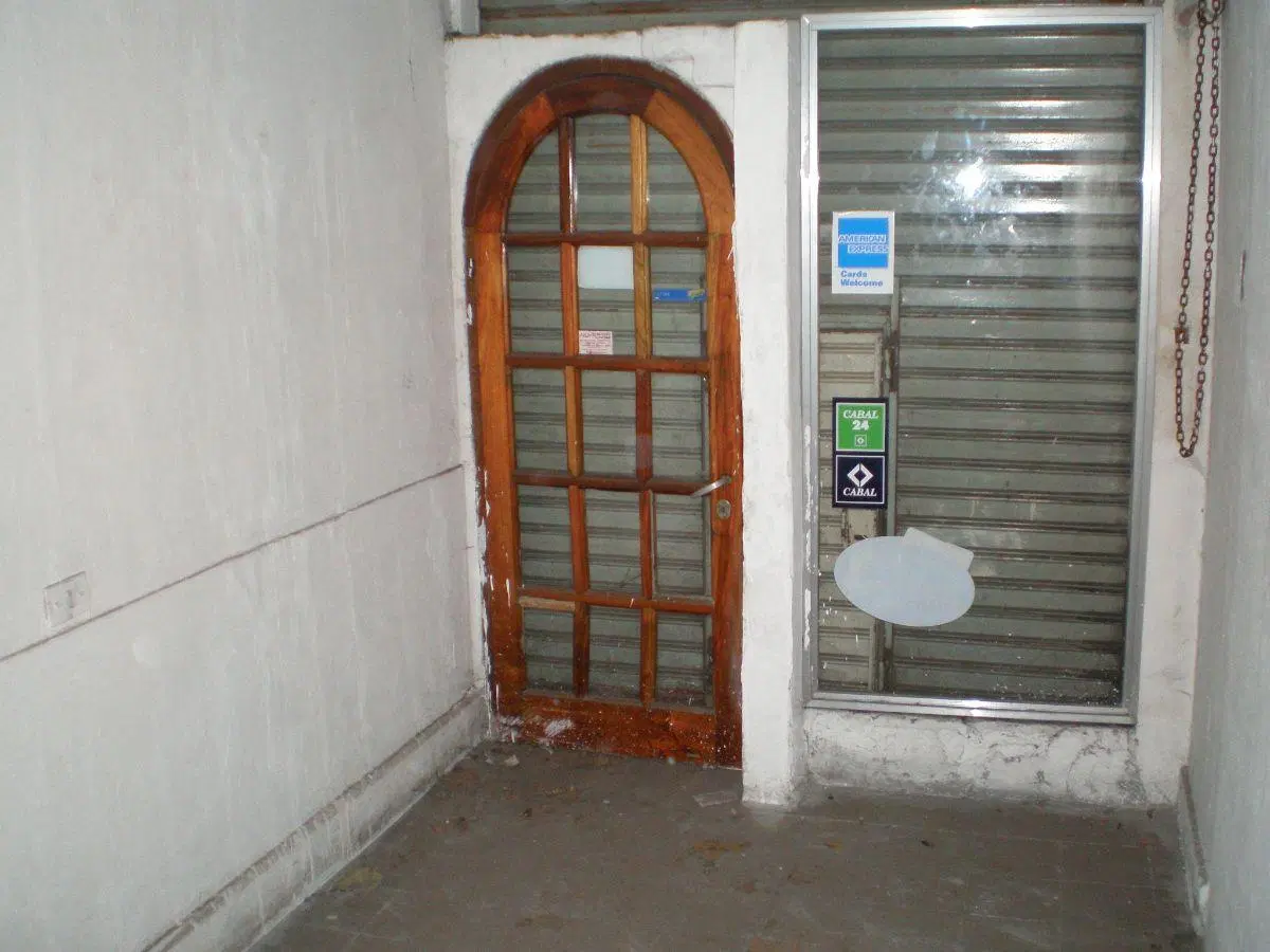 Local Con Baño En Excelente Ubicacion ! 3