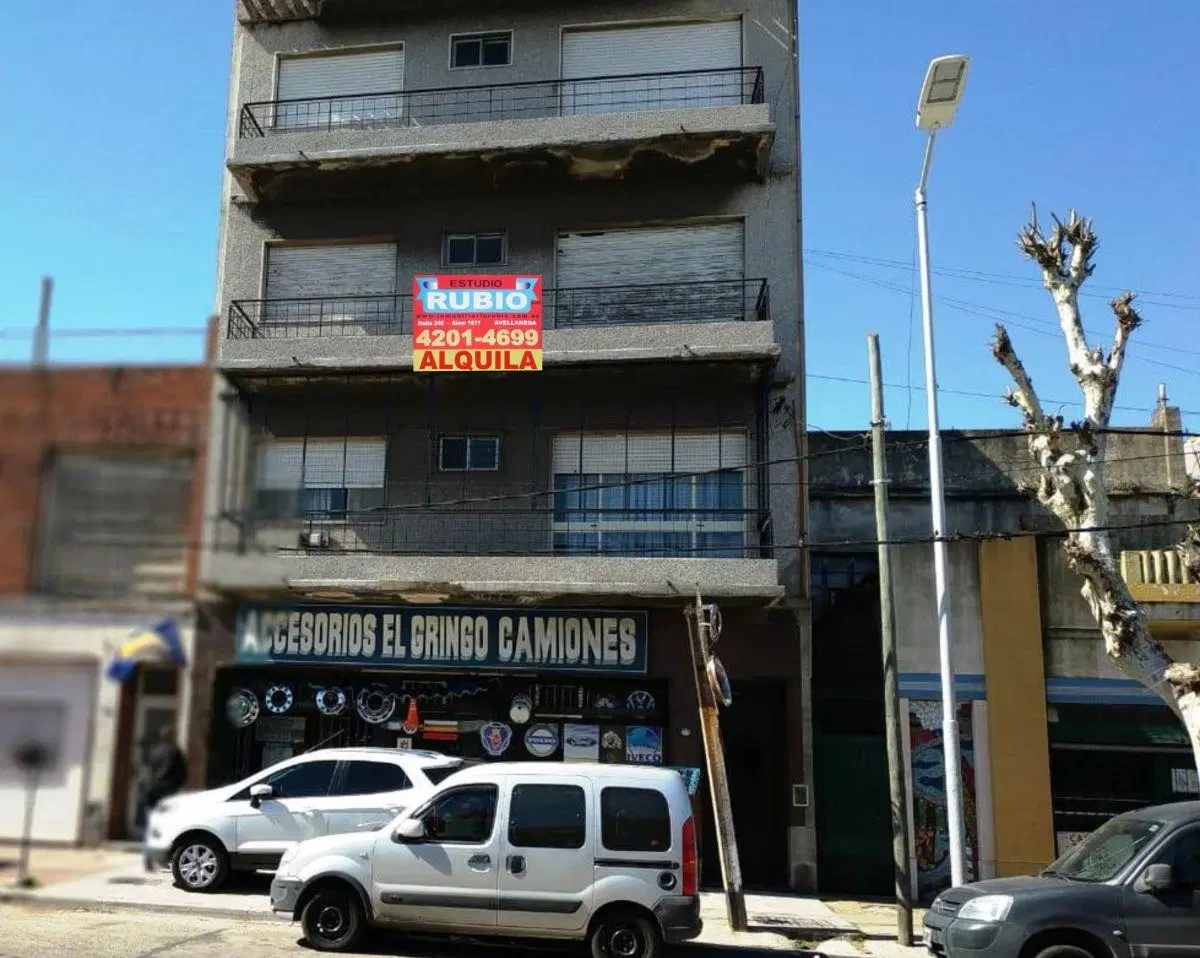 Amplio Departamento 3 Ambientes Con Patio Y Balcon ! 2