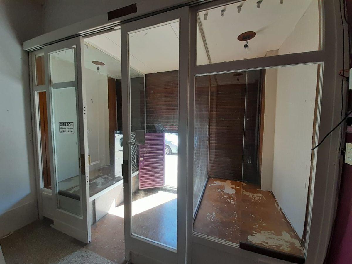 Foto de Amplio local con baño y vidriera doble!, imagen 5