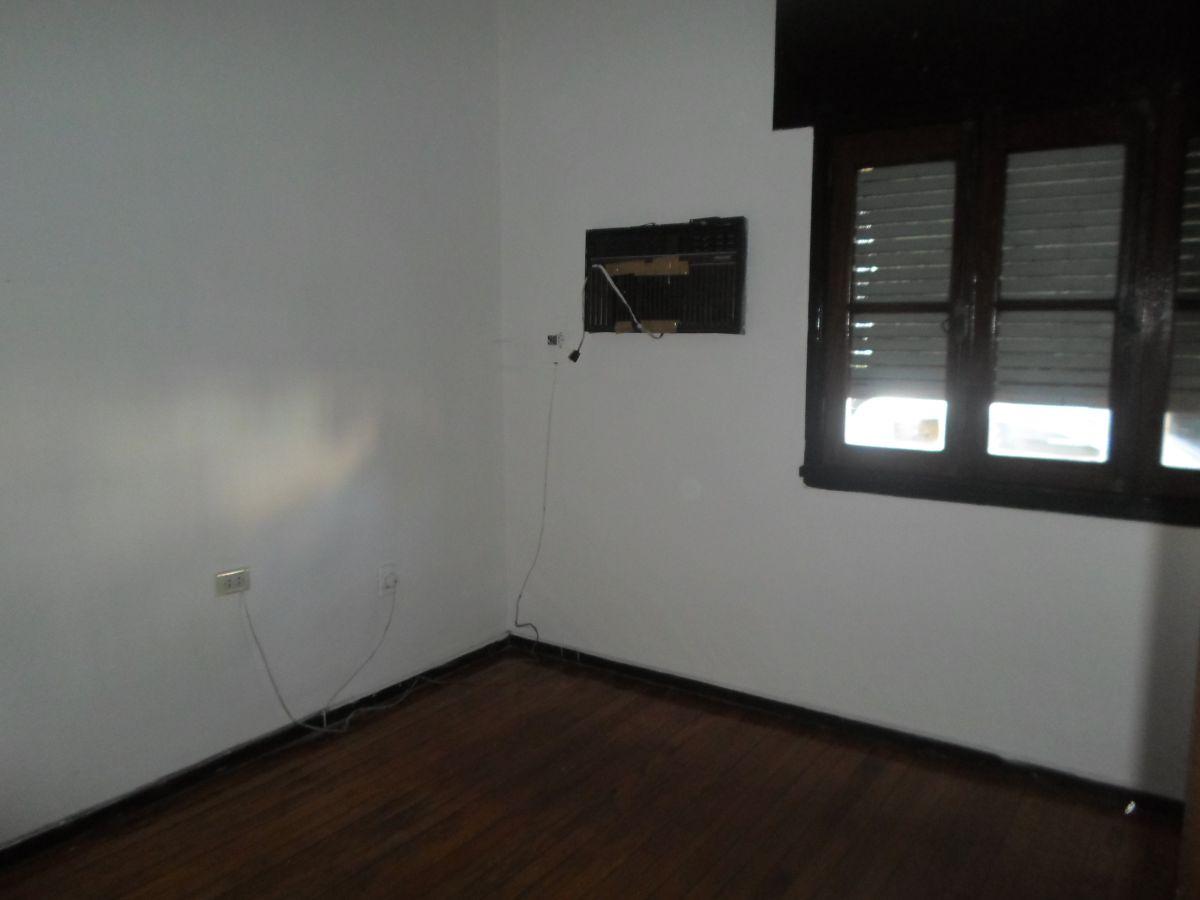 Foto de Amplio Ph 3 ambiente al frente con patio!, imagen 2