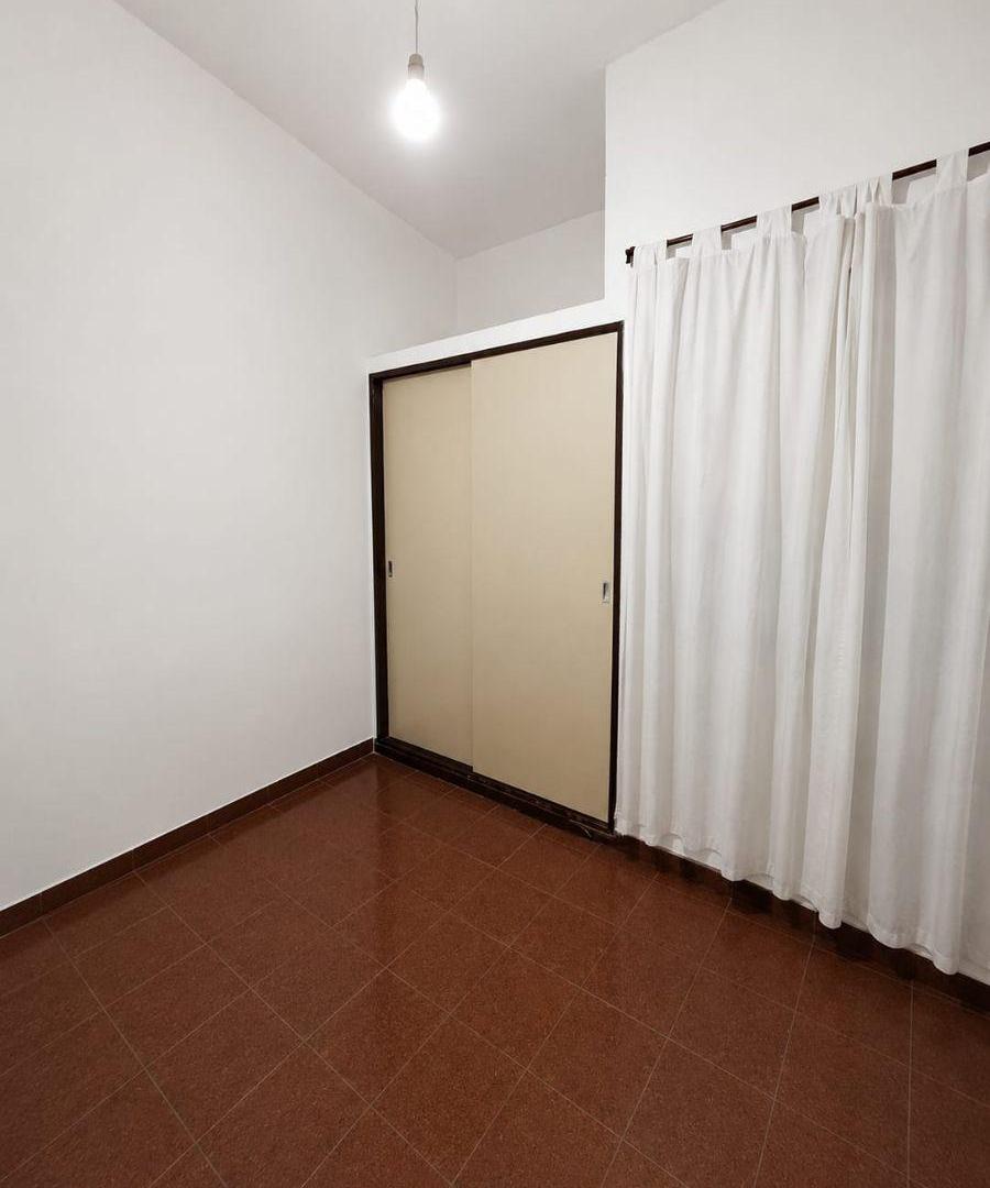 Foto de CASA 3 DORMITORIOS EN BARRIO LOS ROBLES APTO CREDITO, imagen 2
