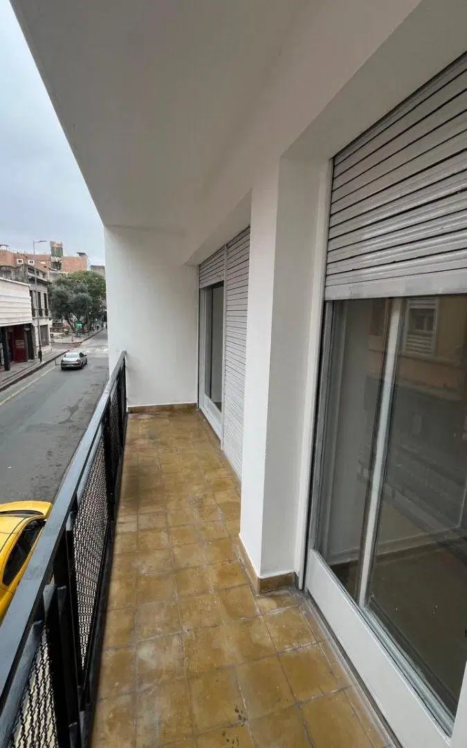 SEMI PISO EN ALQUILER, calle San Jerónimo 537, primer piso frente 110MTS. 5