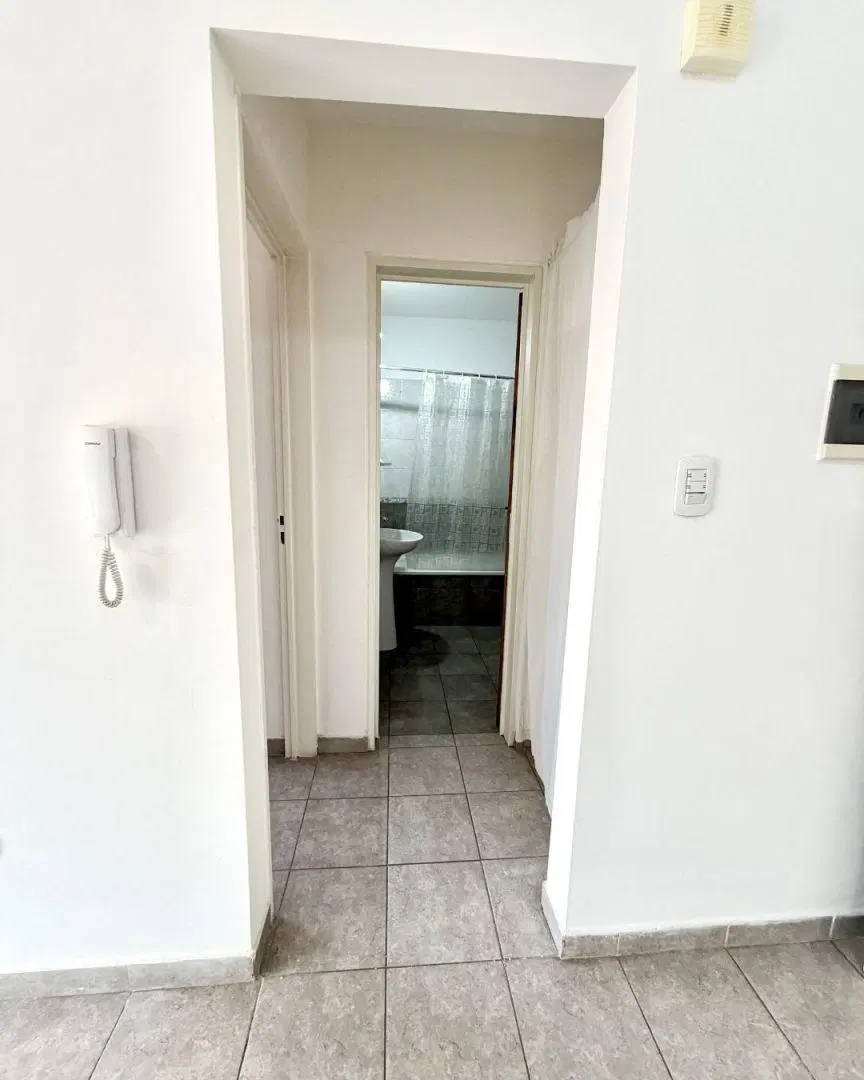 Departamento 2 ambientes. | Uruguay al 400 5