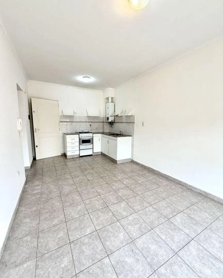 Departamento 2 ambientes. | Uruguay al 400 4
