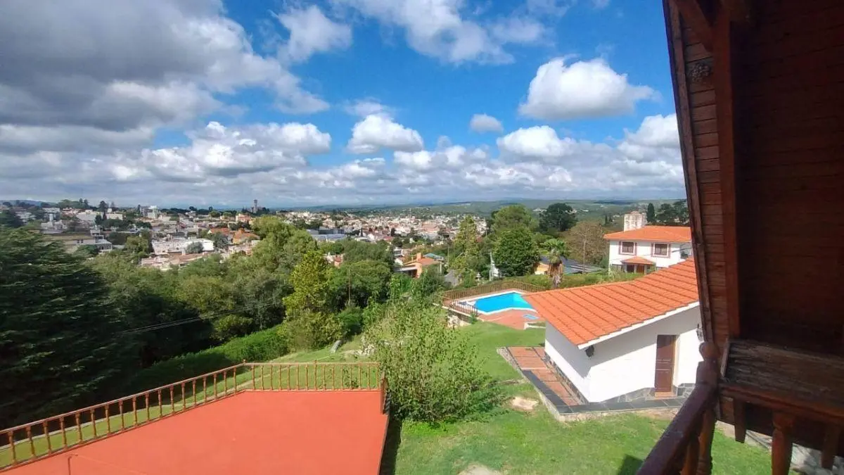 CHALET EN VENTA EN LA FALDA 4