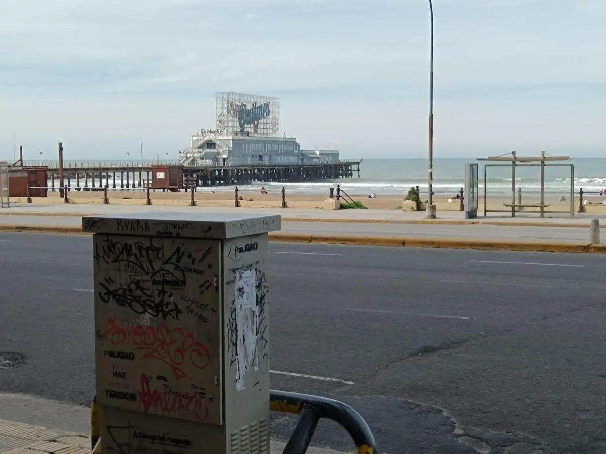 2 amb frente a playa Bristol turismo o estudiantes a 20 m de peatonal pleno centro 1