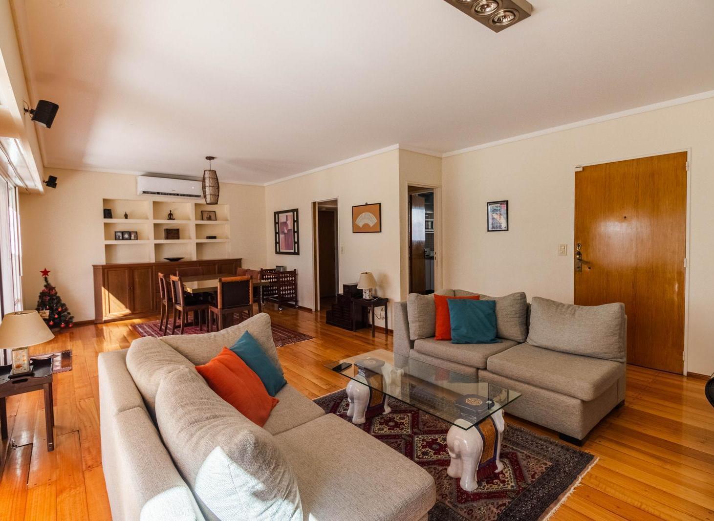Foto de VENTA de espectacular dúplex con balcón terraza y cochera en Las Cañitas, imagen 5