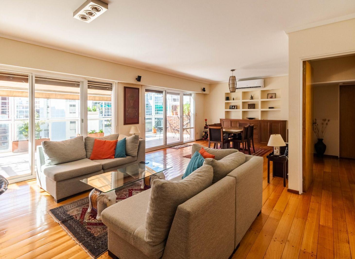 Foto de VENTA de espectacular dúplex con balcón terraza y cochera en Las Cañitas, imagen 4