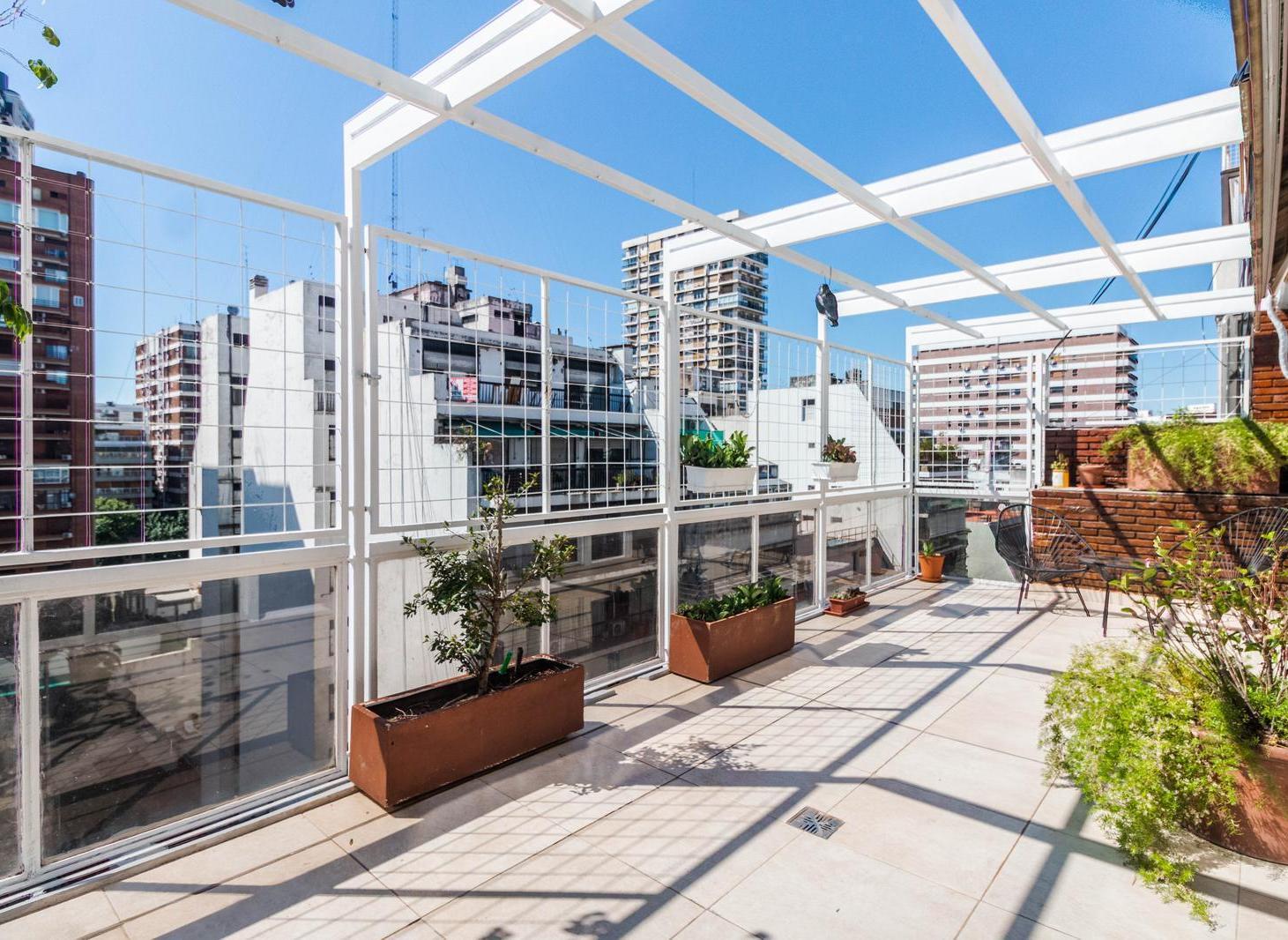 Foto de VENTA de espectacular dúplex con balcón terraza y cochera en Las Cañitas, imagen 2