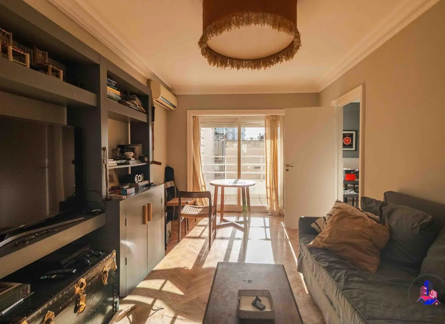 Venta de exclusivo dúplex con cochera y balcones en Recoleta. Seguridad. Muy luminoso. 8