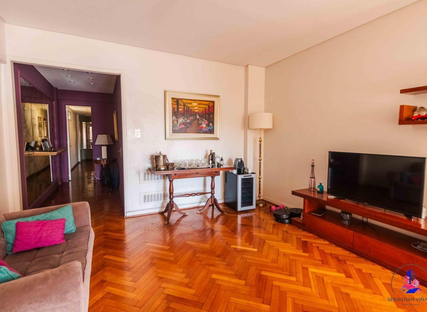 Foto de Venta de departamento de 5 ambientes con dependencia en Recoleta. Piso, imagen 3