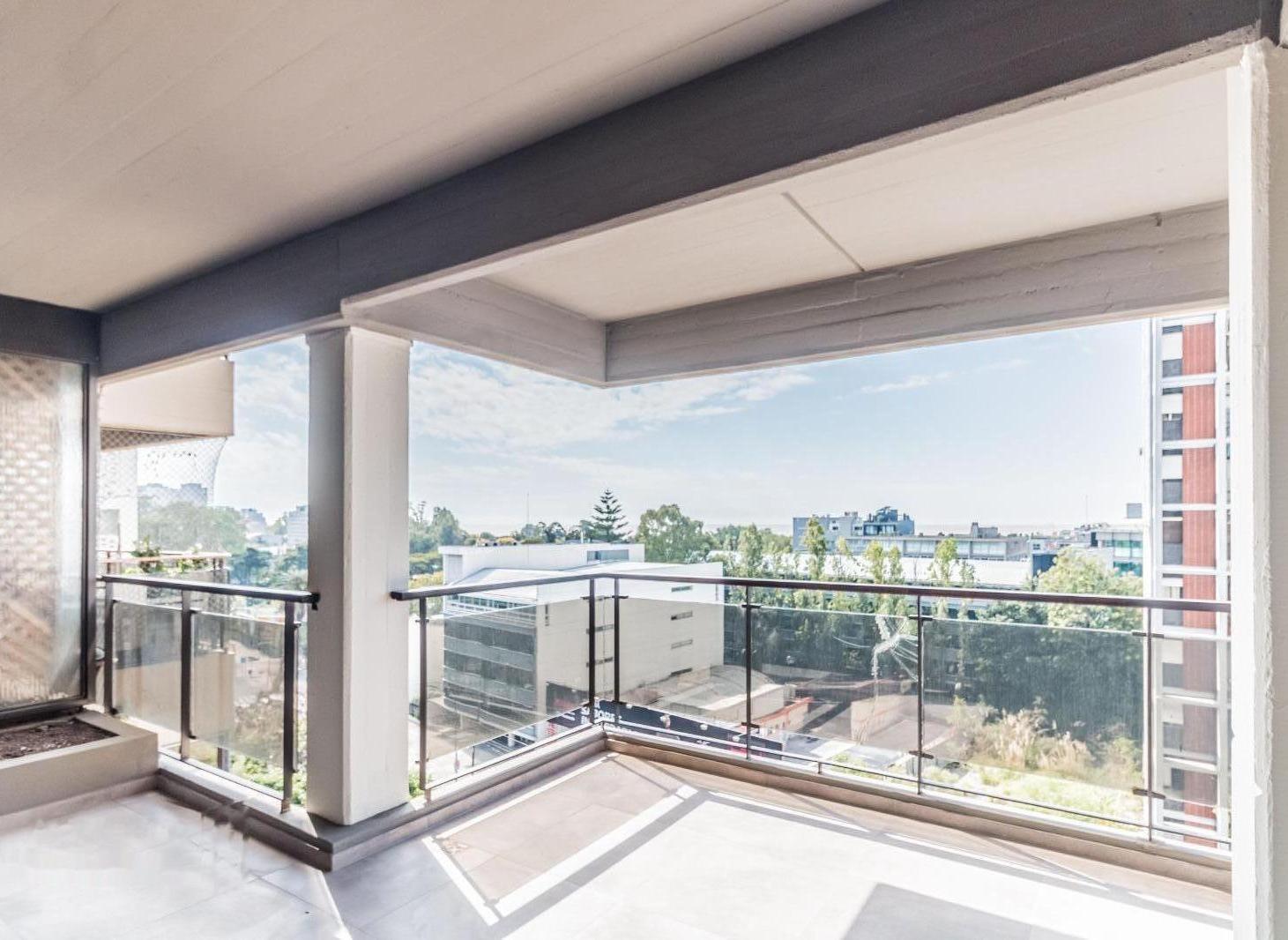 Foto de Venta de Departamento de 5 ambientes con 2 cocheras. Amenitifes, imagen 2