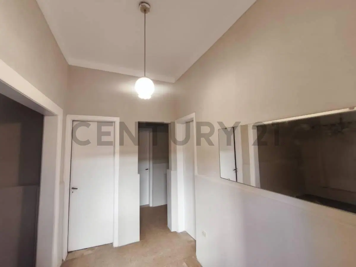 PH TIPO CASA EN ALQUILER DE 4 AMBIENTES EN BARRACAS 5