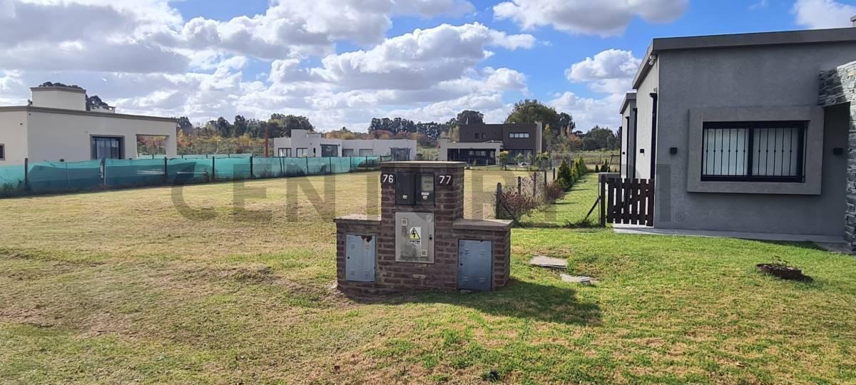 TERRENO EN VENTA EN BARRIO PRIVADO LAS CALANDRIAS CAMPANA