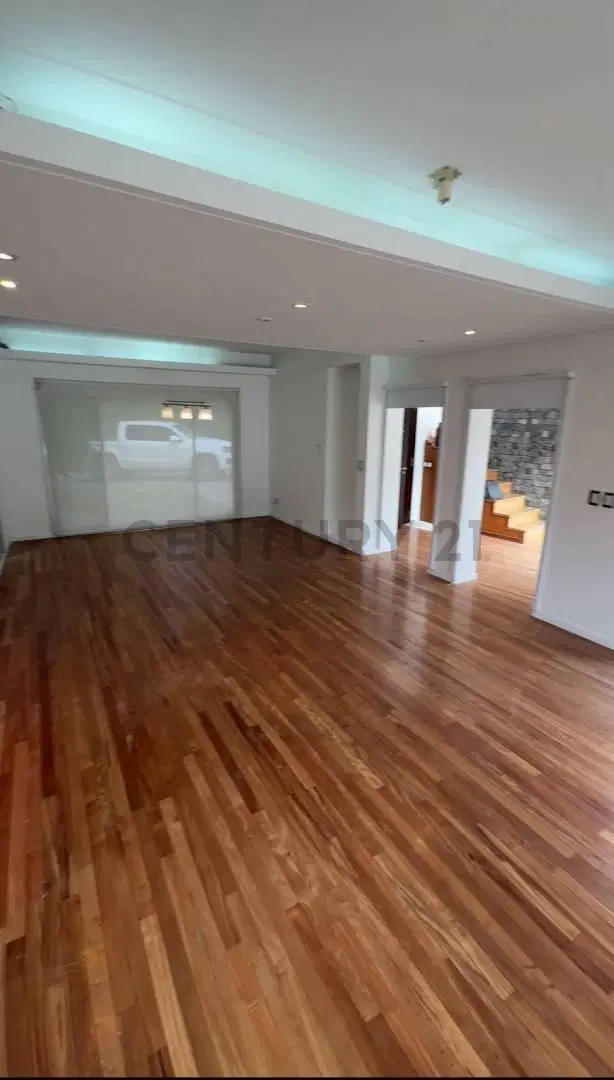 Casa en venta, 5 ambientes en Abril Club de Campo, Hudson, Buenos Aires. 3