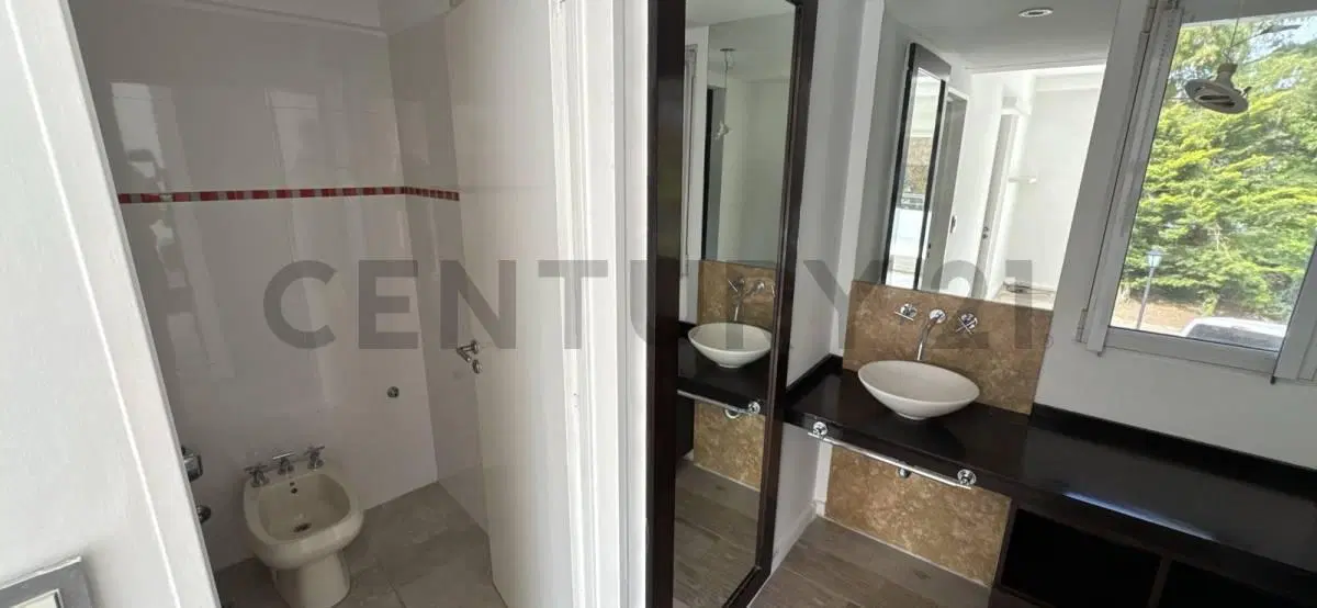 Casa en venta, 5 ambientes en Abril Club de Campo, Hudson, Buenos Aires. 4