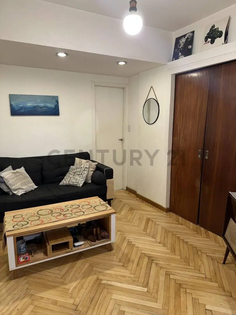 Venta Departamento de 2 Ambientes con Baulera y Lavadero Independiente en Flores CABA 2