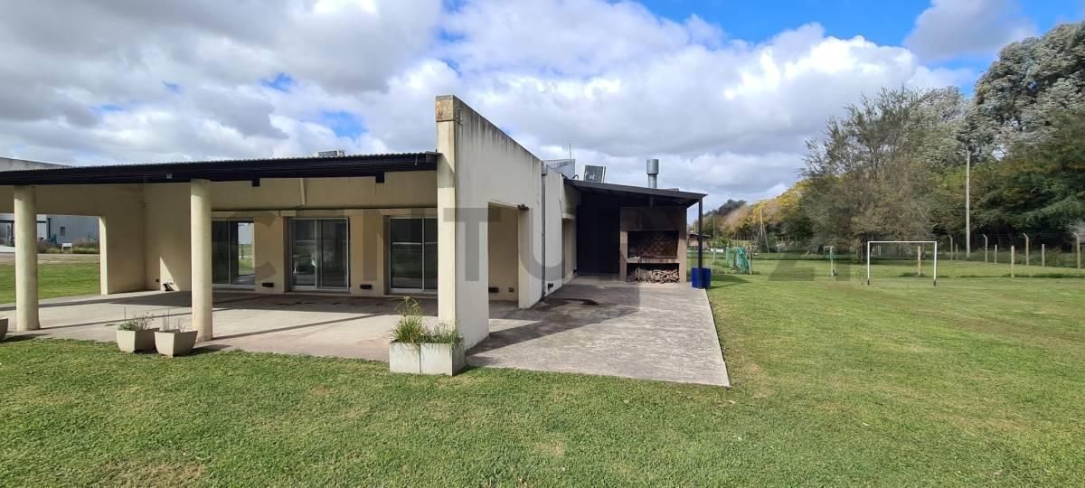 CASA COUNTRY VENTA 6 AMB. LAS CALANDRIAS CAMPANA