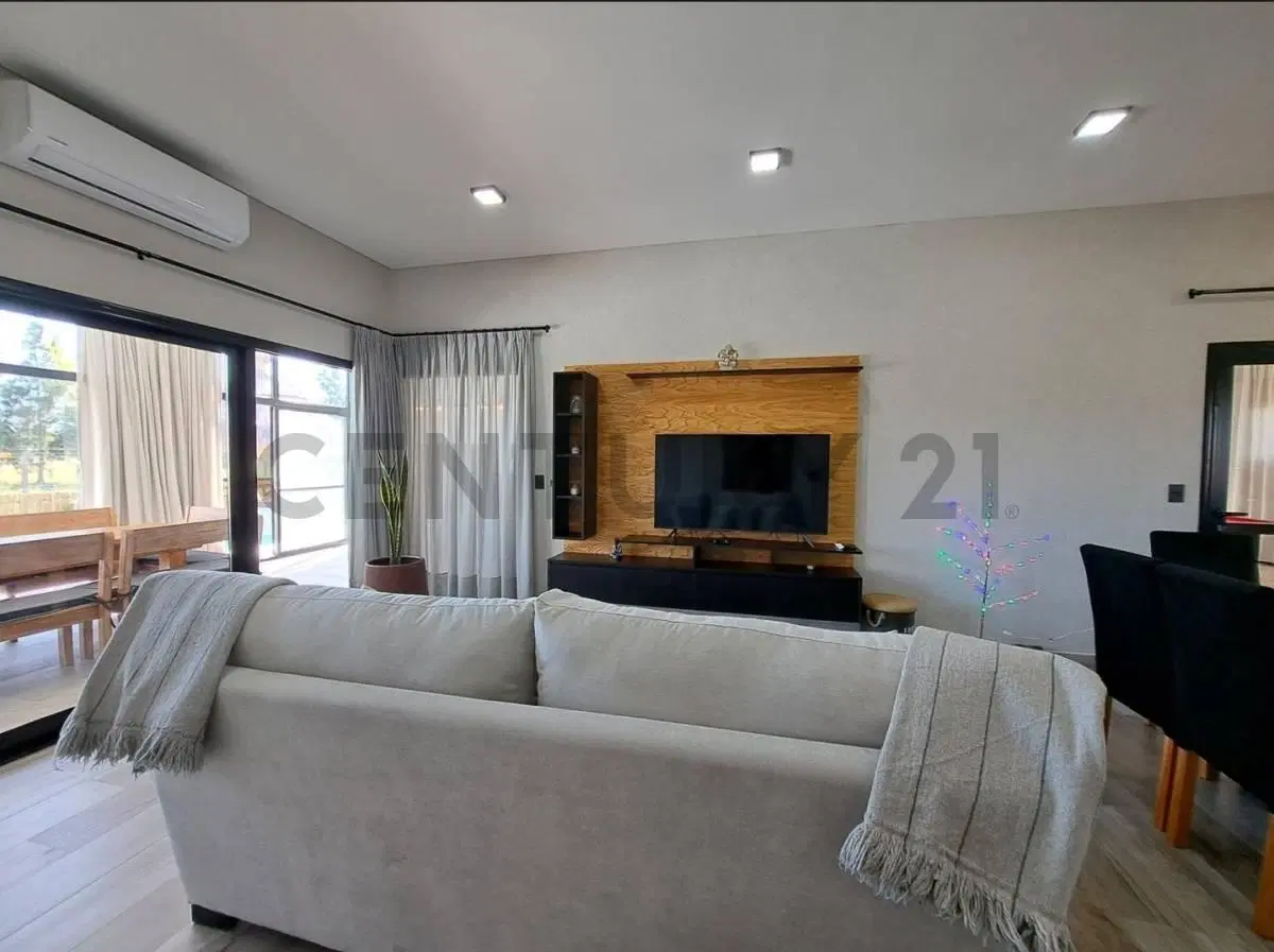 CASA COUNTRY VENTA 6 AMB. LAS CALANDRIAS CAMPANA 4
