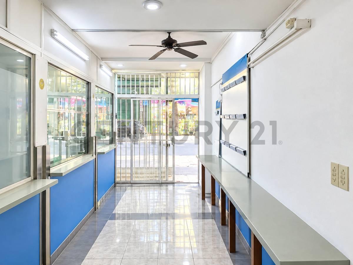 Foto de ALQUILER LOCAL COMERCIAL EN TALCAHUANO AL 900 EN TRIBUNALES CABA, imagen 1