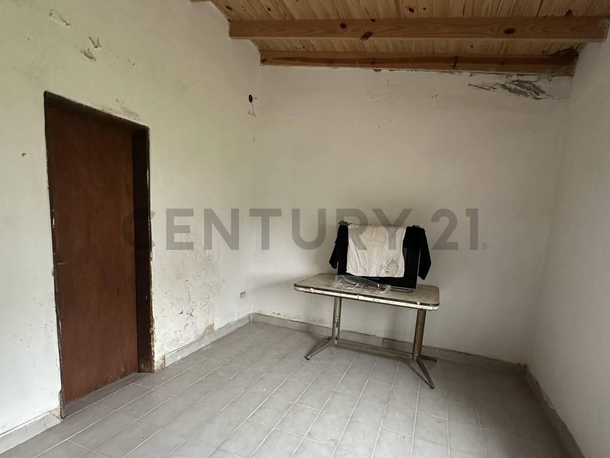 Foto de CASA EN Gral Las Heras a la VENTA, imagen 4
