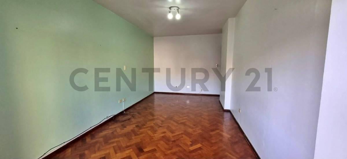 Foto de VENTA DE DEPARTAMENTO DE DOS AMBIENTES CON COCHERA EN BALVANERA, imagen 5
