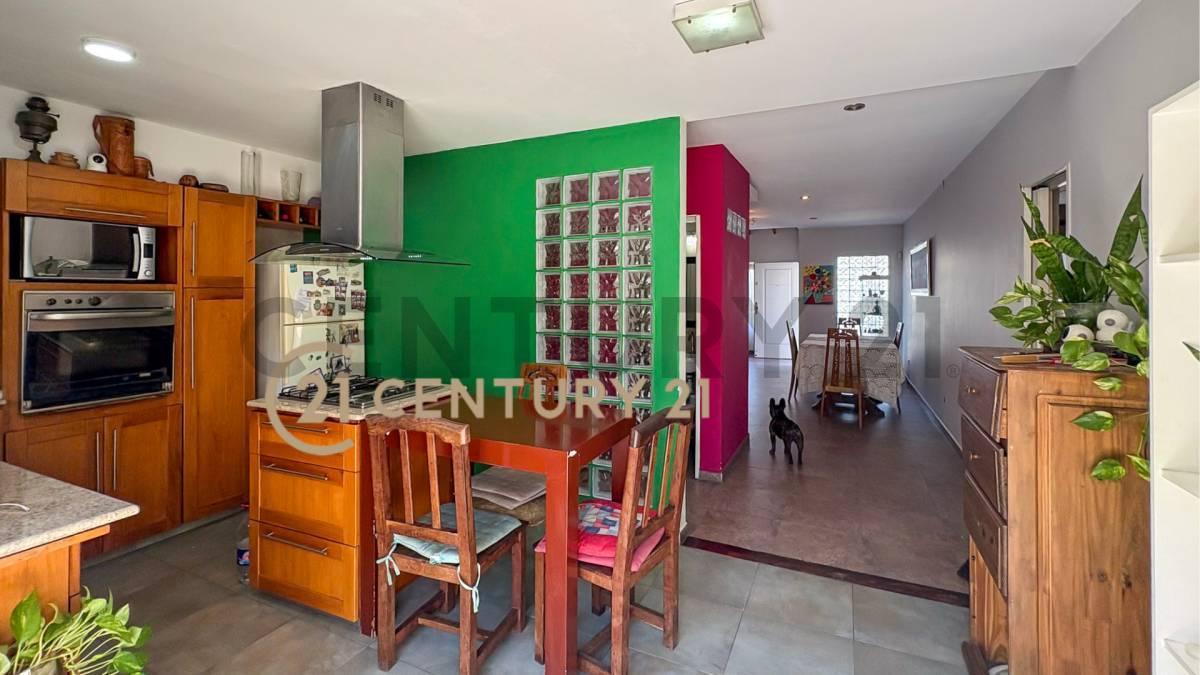 Foto de EXCELENTE OPORTUNIDAD, CASA DE 5 AMBIENTES EN VENTA, LANUS OESTE CON, imagen 3