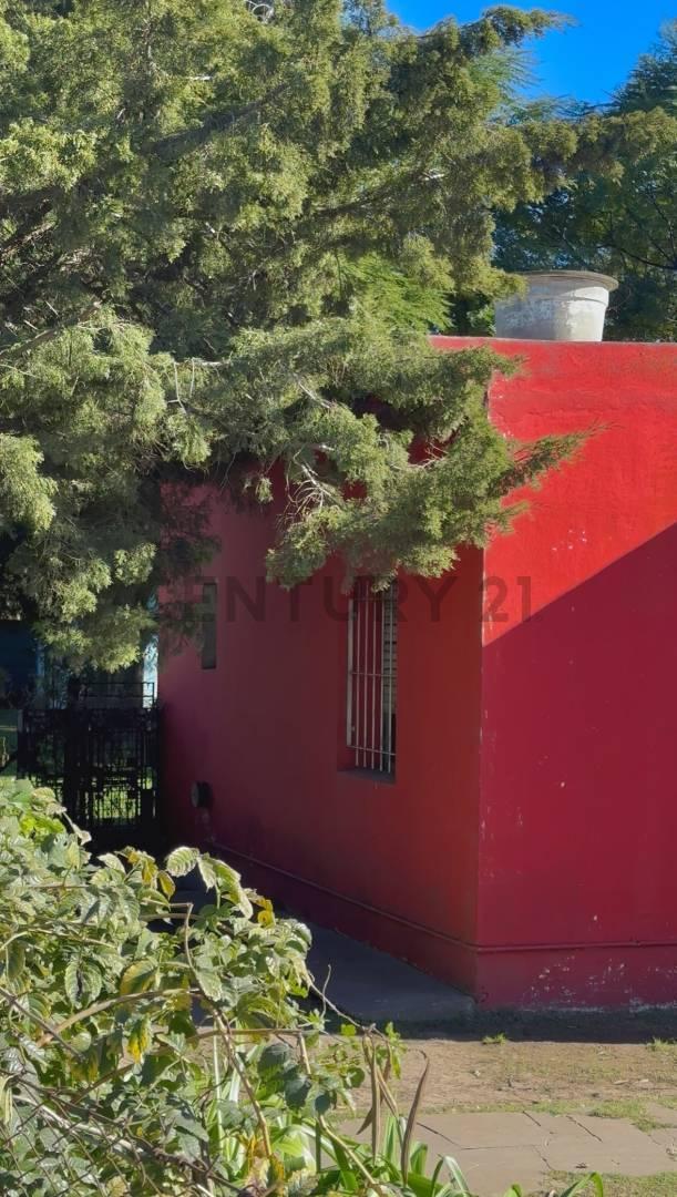 Foto de Casa quinta de 1327 M2 con casa a refaccionar en Mercedes ¡OPORTUNIDAD!, imagen 3