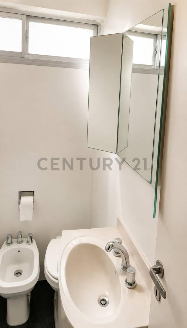 Foto de DEPARTAMENTO EN VENTA DE 2 AMBIENTES EN RECOLETA, CABA., imagen 5