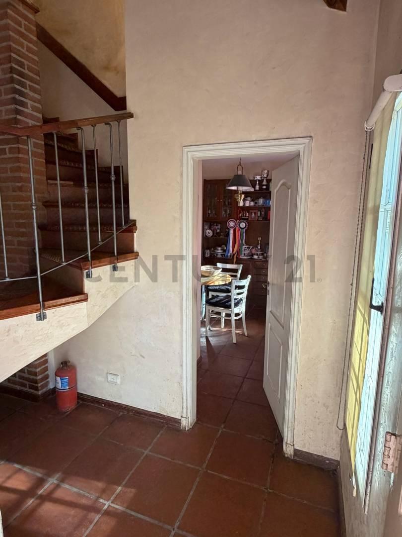 Foto de VENTA CASA DE 5 AMBIENTES EN PARQUE LELOIR, imagen 3