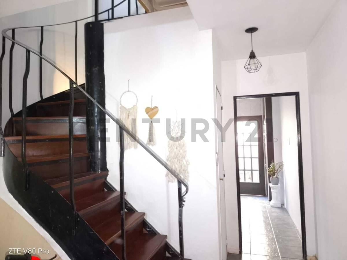 Foto de PH Dúplex en Venta 3 Ambientes en Haedo Norte - Apto Crédito Cochera, imagen 3