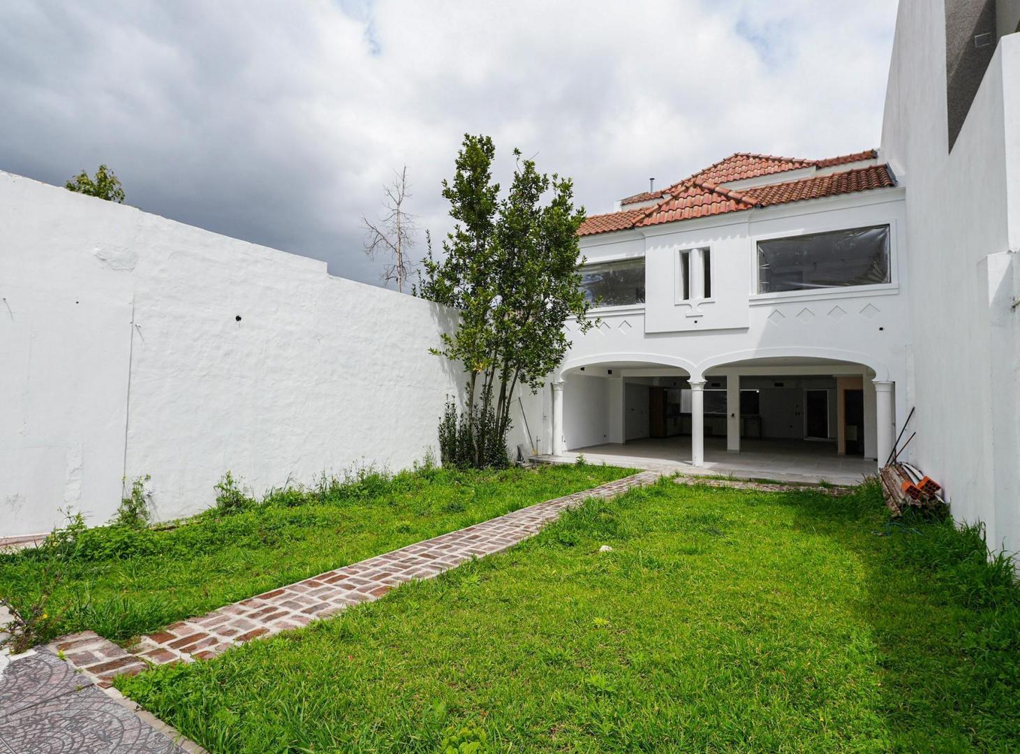 Foto de Villa Lugano: casa en venta a estrenar con salón comercial independiente, imagen 2