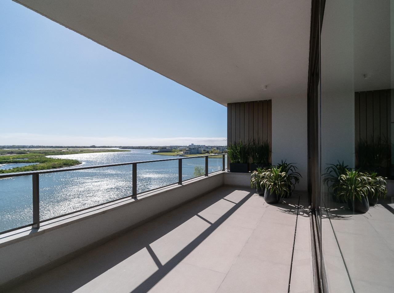 Alquiler departamento 4 ambientes en Oceana Nordelta con parrilla propia