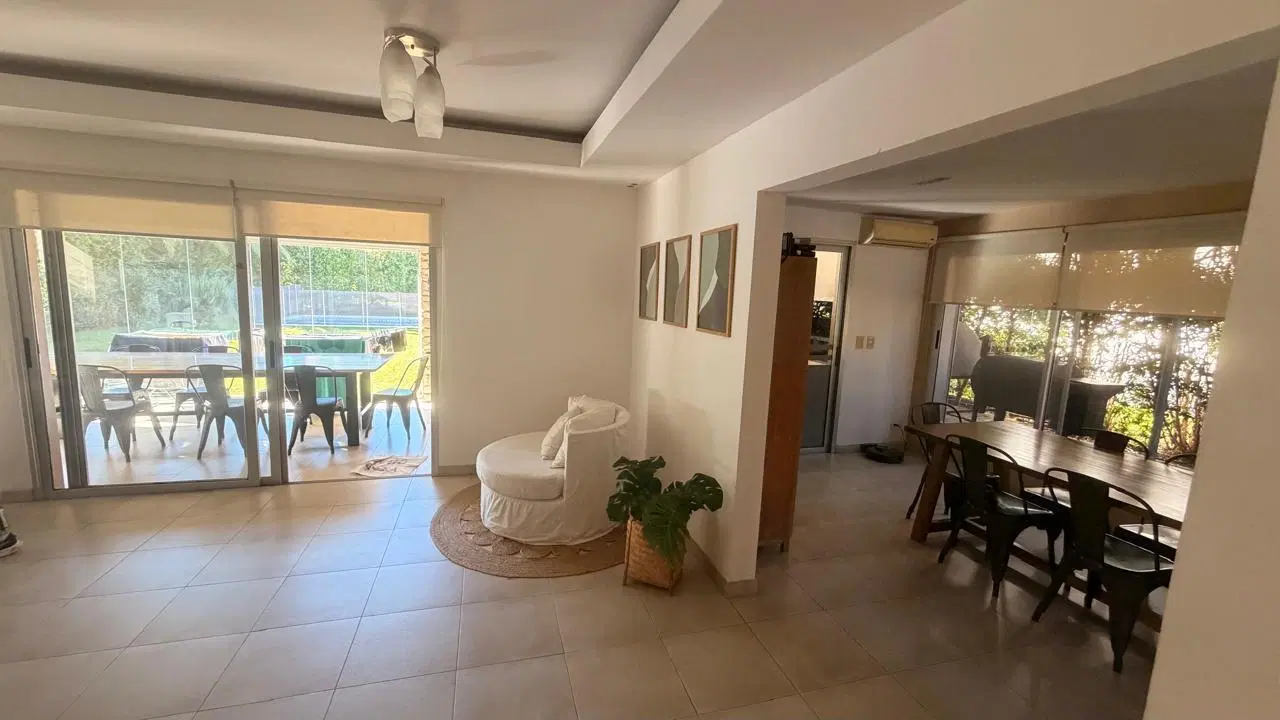Venta casa 4 ambientes con galería cerrada en Los Sauces, Nordelta 3