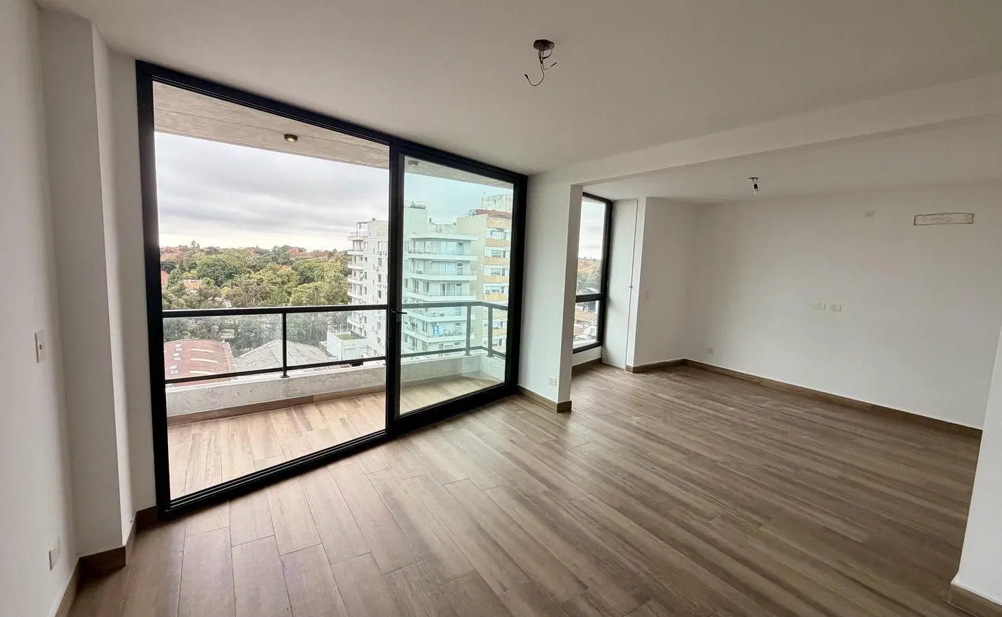 Venta departamento 3 ambientes con dos cocheras en Torre Vow Béccar 3