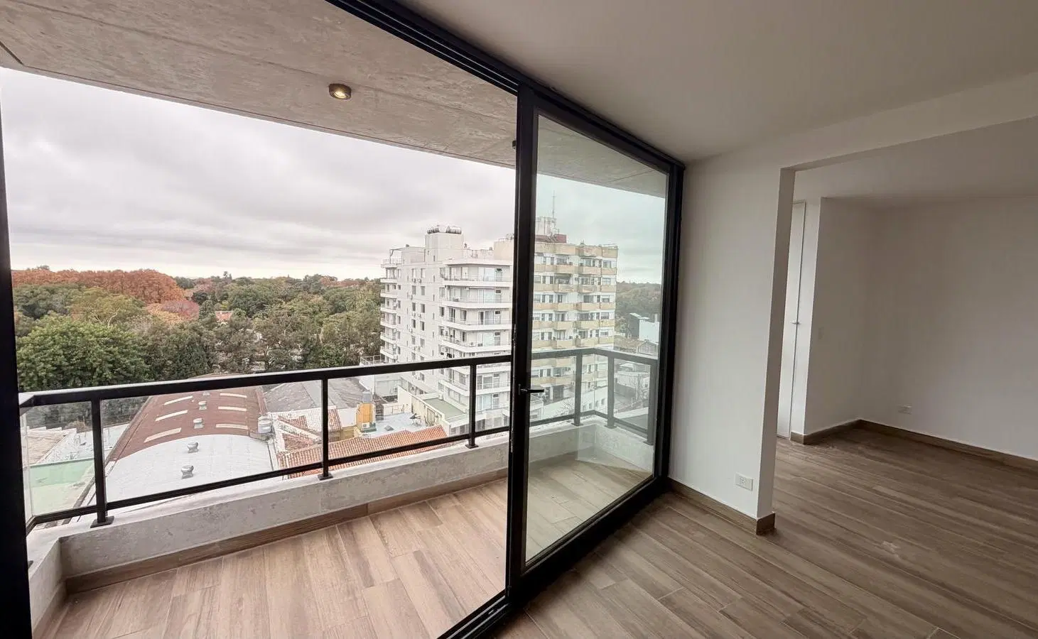 Venta departamento 3 ambientes con dos cocheras en Torre Vow Béccar 5